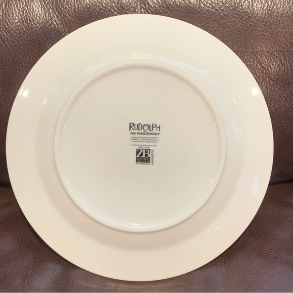 Rudolph the Red-Nosed Reindeer Dinner Plate - Santa Rudolph Gifts Christmas Tree - Picture 6 of 7